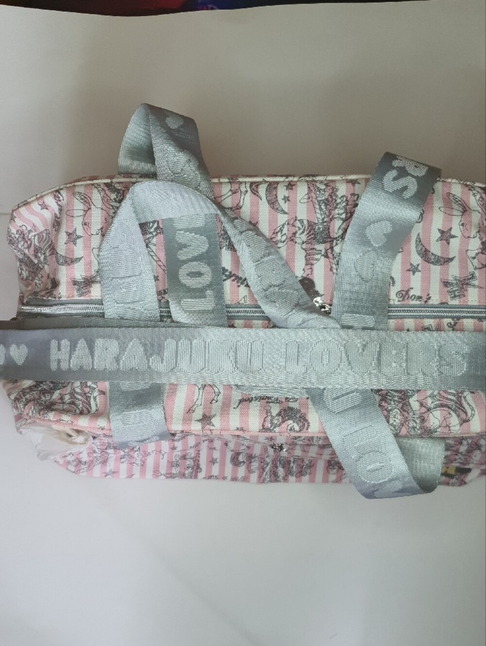 HARAJUKU LOVERS Narita Overnighter - NWT + Free Gift - Picture 5 of 16